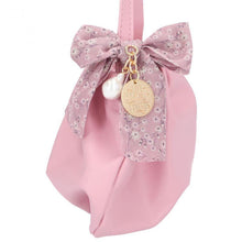 Kép betöltése a galériamegjelenítőbe: TOPModel kis kézitáska - CITY FLOWERS